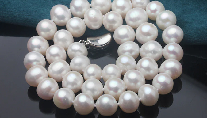 Women's Pearl Necklace - 2 Colours from Discount Experts