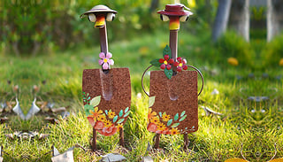 Shovel Duck Metal Garden Statue - 2 Colours